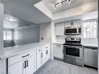 Photo #1: 2395205 Listing