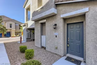 Photo #3: 2395235 Listing