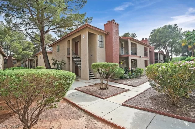 MLS: 2395279 Condo For Sale