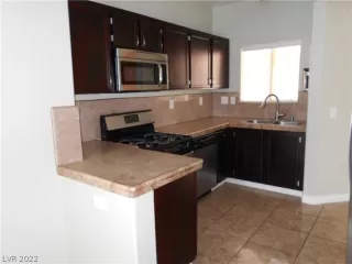 Photo #3: 2395322 Listing 