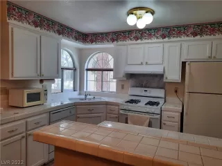 Photo #2: 2395333 Listing 