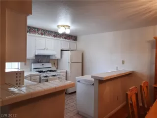 Photo #4: 2395333 Listing 