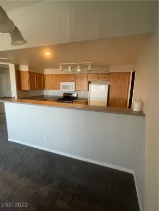 Photo #5: 2395353 Listing 