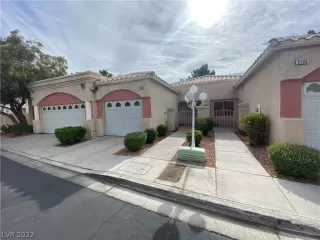 Photo #2: 2395369 Listing