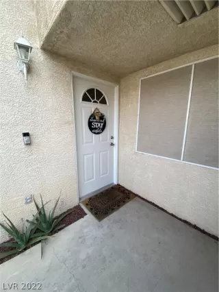 Photo #5: 2395369 Listing