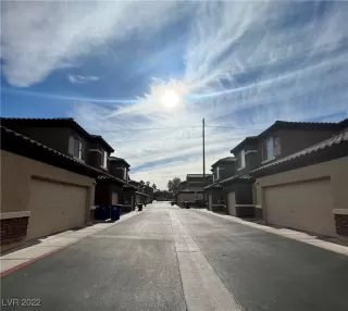 Photo #1: 2395388 Listing 