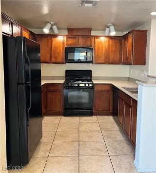 Photo #6: 2395388 Listing 