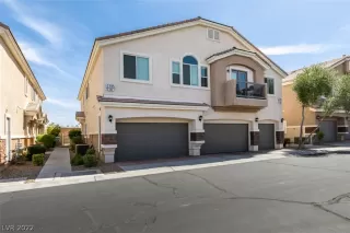 Photo #1: 2395393 Listing