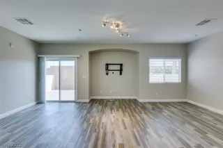 Photo #4: 2395393 Listing