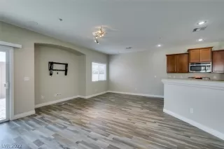 Photo #5: 2395393 Listing