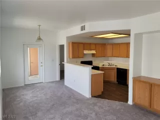 Photo #1: 2395399 Listing 