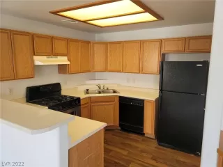 Photo #2: 2395399 Listing 