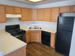 Photo #3: 2395399 Listing 