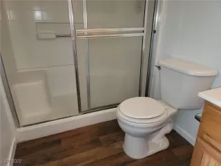 Photo #5: 2395399 Listing 
