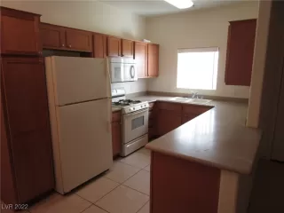 Photo #3: 2395430 Listing 