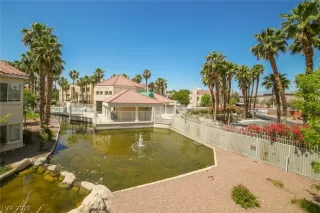 Photo #5: 2395440 Listing 