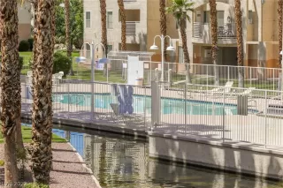 Photo #6: 2395440 Listing 