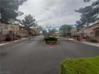 Photo #1: 2395445 Listing