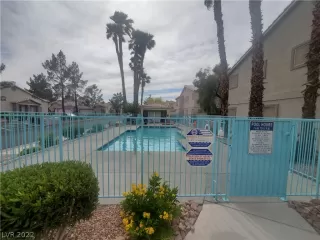 Photo #2: 2395445 Listing