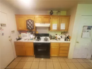 Photo #3: 2395445 Listing