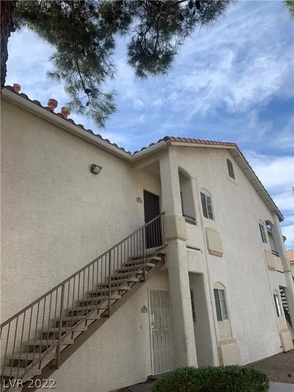 MLS: 2395456 Condo For Sale