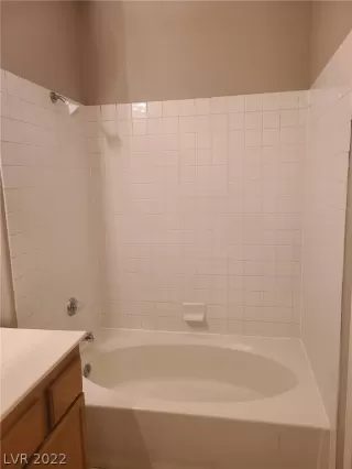 Photo #5: 2395456 Listing