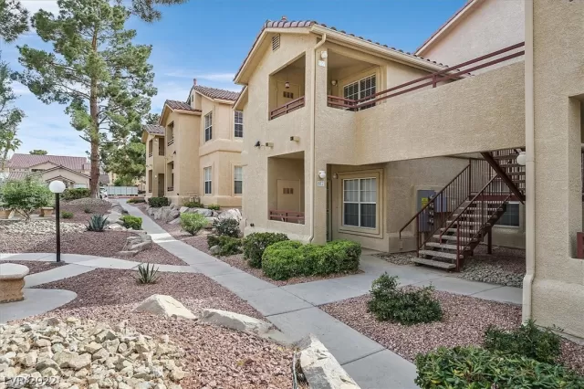 MLS: 2395474 Condo For Sale