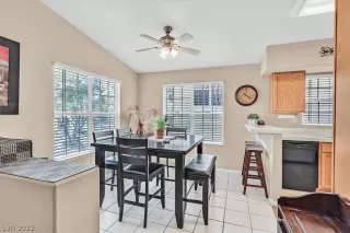 Photo #5: 2395474 Listing