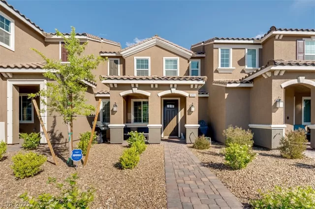 MLS: 2395488 Condo For Sale