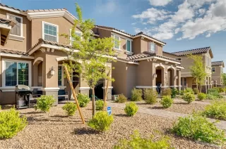 Photo #1: 2395488 Listing