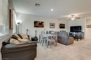 Photo #4: 2395488 Listing