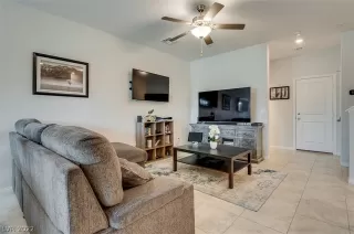 Photo #6: 2395488 Listing