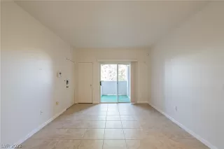 Photo #4: 2395510 Listing 