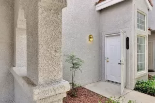 Photo #2: 2395511 Listing