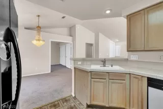 Photo #6: 2395511 Listing