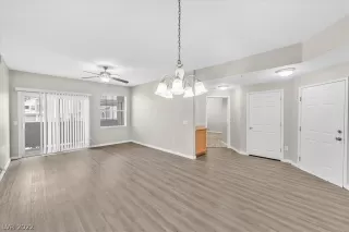 Photo #1: 2395522 Listing