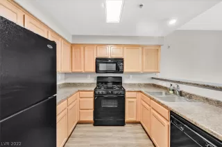 Photo #5: 2395522 Listing