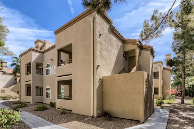 MLS: 2395540 Condo For Sale