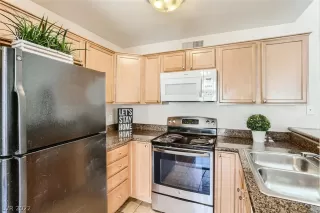 Photo #3: 2395540 Listing