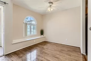 Photo #4: 2395540 Listing