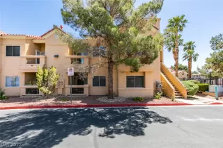 Photo #1: 2395557 Listing