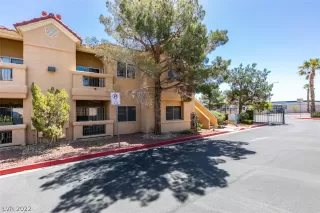 Photo #2: 2395557 Listing