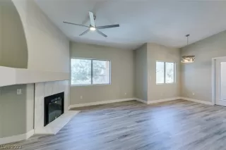 Photo #4: 2395557 Listing