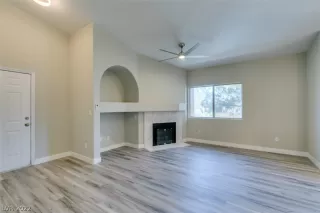 Photo #6: 2395557 Listing