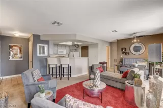 Photo #3: 2395576 Listing 