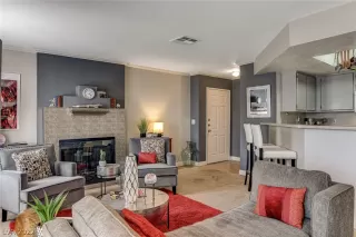 Photo #5: 2395576 Listing 