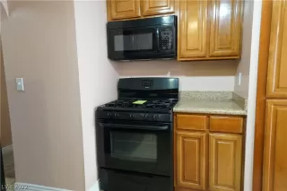 Photo #5: 2395577 Listing 