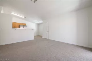 Photo #5: 2395579 Listing