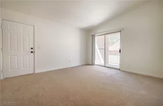 Photo #6: 2395579 Listing