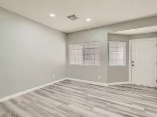 Photo #2: 2395590 Listing 